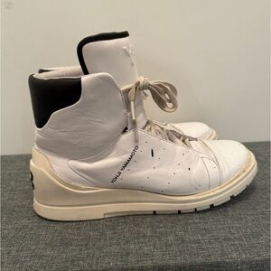 Y-3 Yohji Yamamoto Designer High Sneakers - Size 8